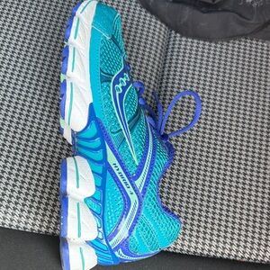 Saucony Woman’s Teal and Blue Sneakers